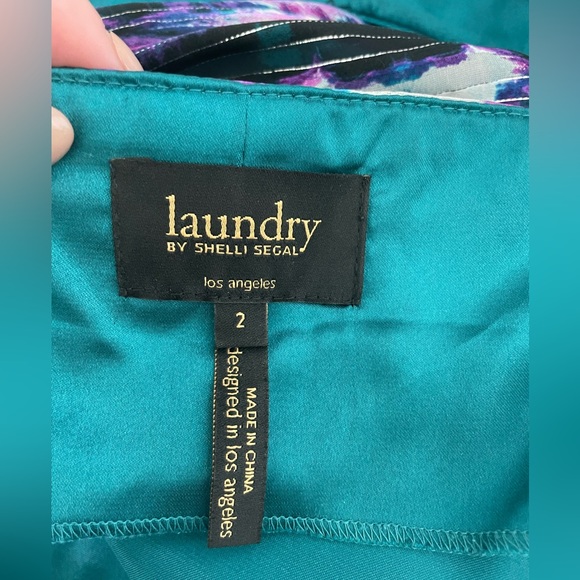 Laundry by shelli segal multicolored gown with cut out back size 2 - Picture 4 of 4